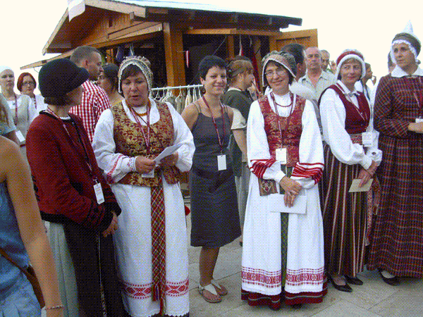 Su kitais liaudies meistrais