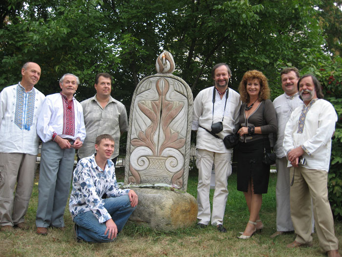 Seminaro dalyvių sukurtas paminklas karpiniams